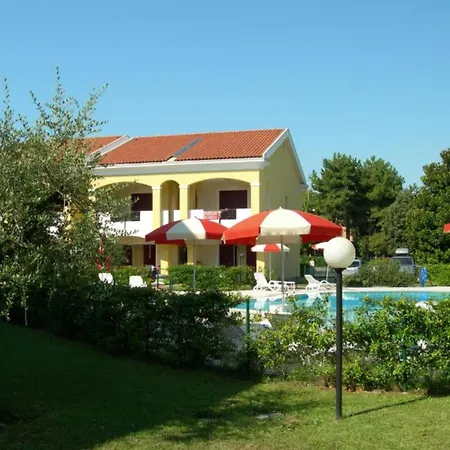 With A Pool And Garden In Apartment *